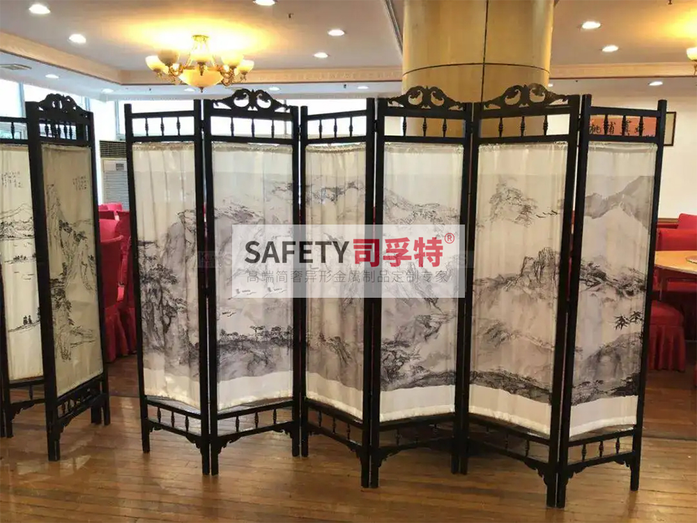 金屬屏風(fēng)有哪些種類？什么材質(zhì)的金屬屏風(fēng)好？[司孚特金屬屏風(fēng)](圖1)
