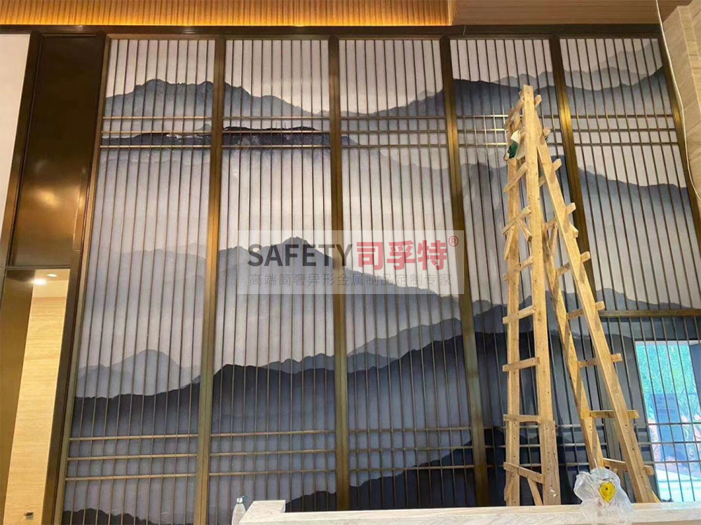 金屬屏風(fēng)（不銹鋼屏風(fēng)、鋁雕屏風(fēng)）安裝過程和步驟講解(圖1)
