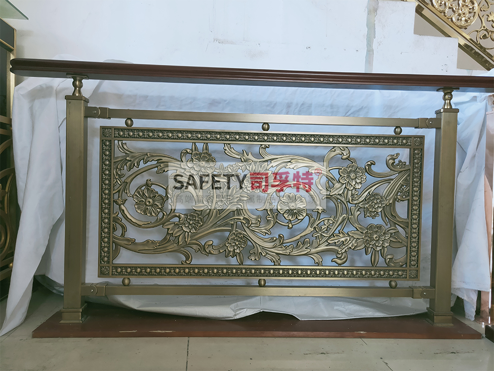 鋁藝鏤空雕花樓梯扶手：造型多樣，工藝成熟，彰顯高端品味(圖4)